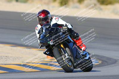 media/Dec-18-2022-SoCal Trackdays (Sun) [[8099a50955]]/Turn 10 (140pm)/